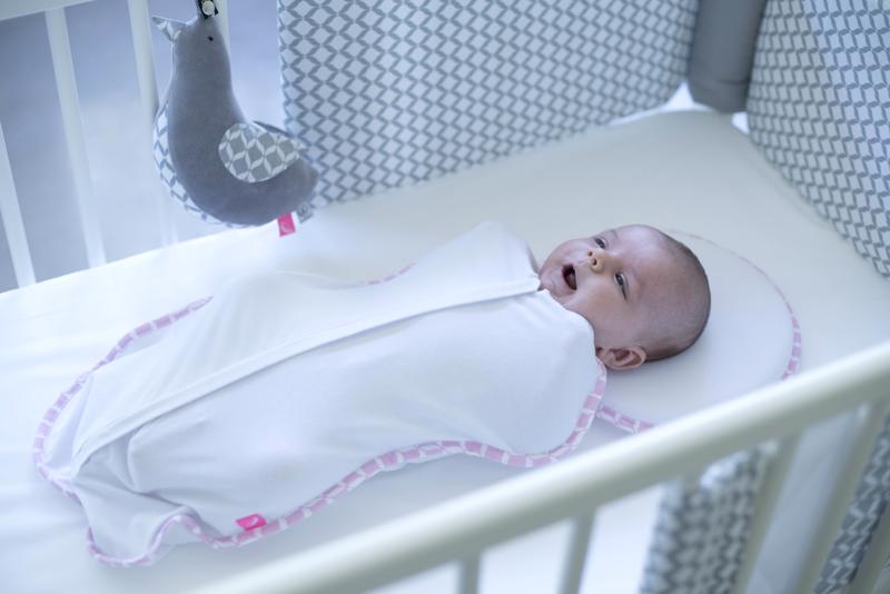 Vankúšik ergonomický stabilizačný pre novorodencov Pink Classics 0-6m